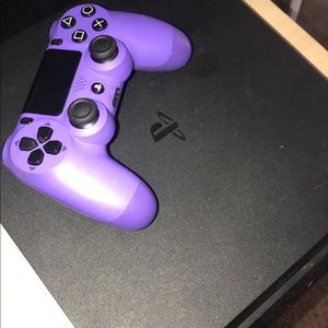 PS4 With Static Purple Controller & ModernWarzone